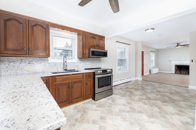 Photo - 192 Spring St