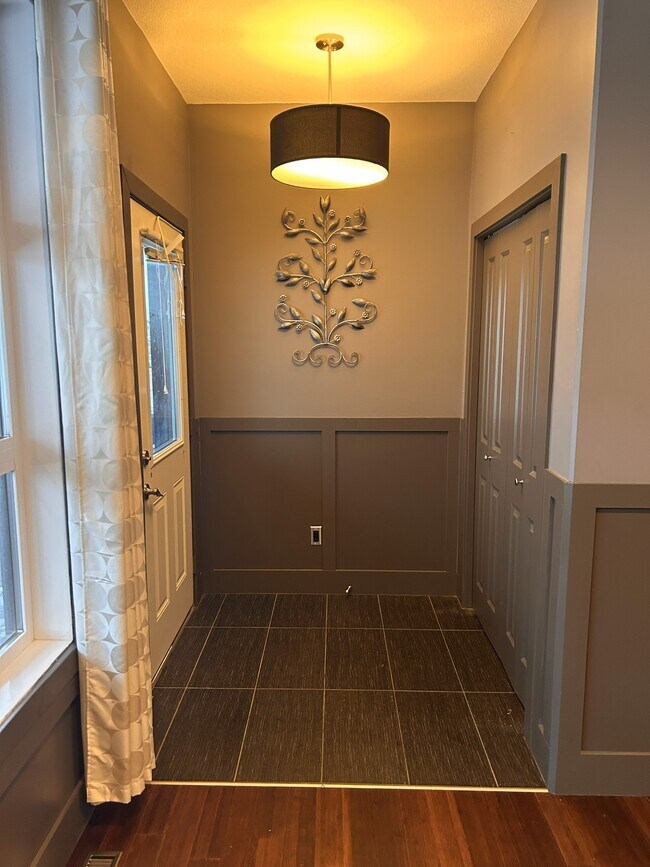 Photo - 411 Hampton Cir