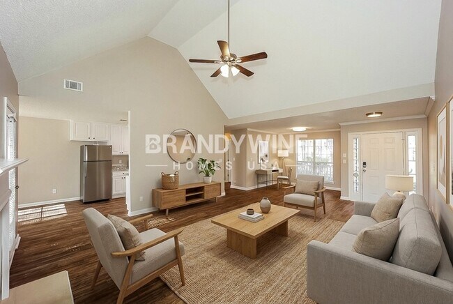 Photo - 165 White Oak Wy