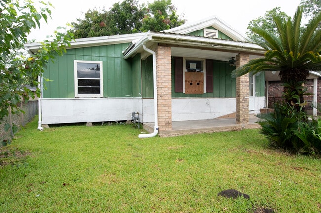 Photo - 405 Johnston St
