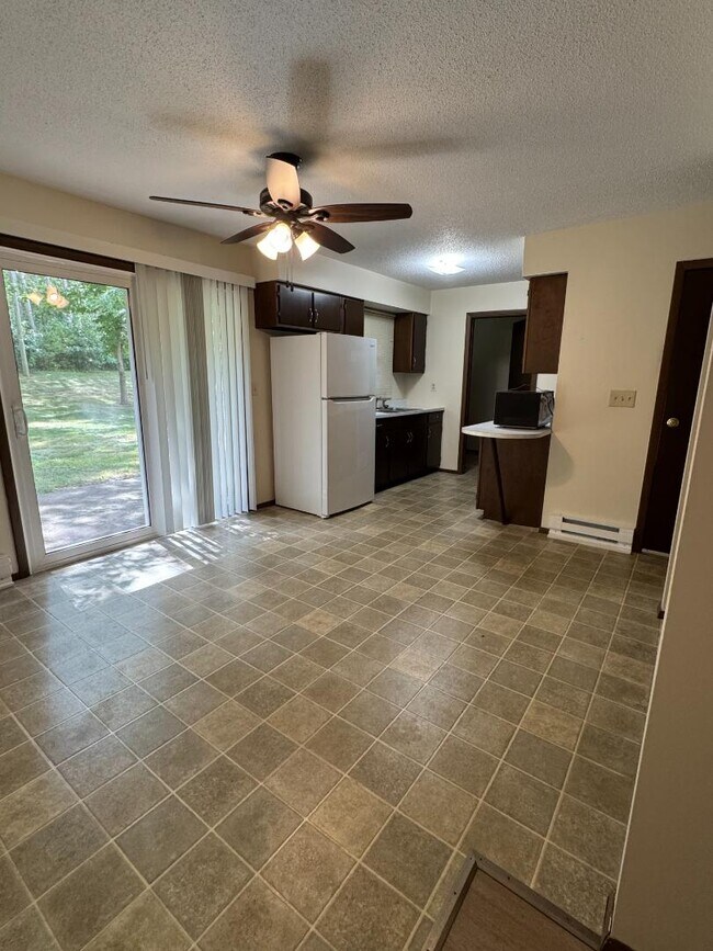 Photo - 3138 Birchwood St