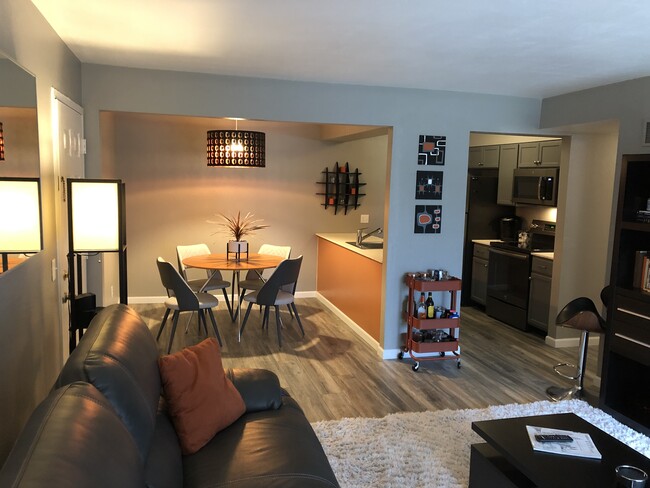 Building Photo - 7395 E Eastman Ave Unit N106