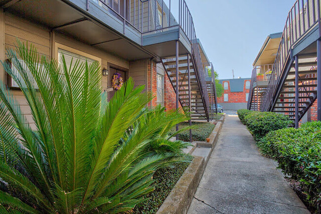 Building Photo - McCart Apartments