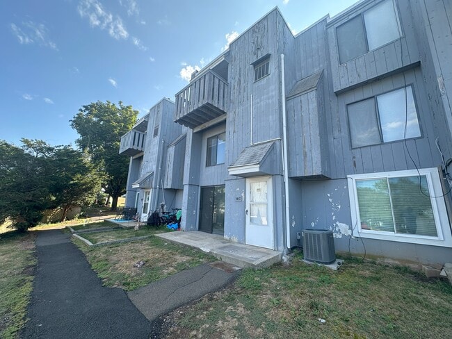Building Photo - 16 Cedar Ct Unit 16C Rental