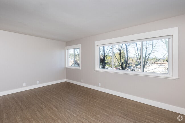 1 habitación, 1 baño, 575 pies cuadrados, sala de estar - 3618 Alameda Apartments