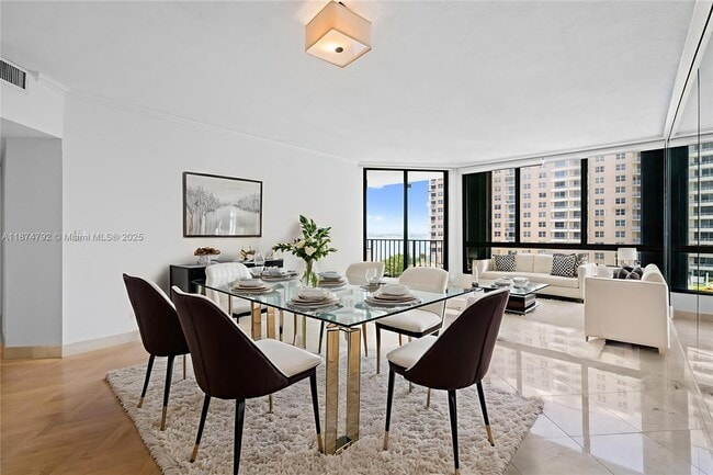 Building Photo - 520 Brickell Key Dr Unit A705
