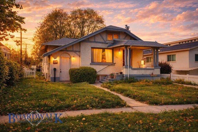 Building Photo - 228/230 S 300 W Unit 230 S 300 W