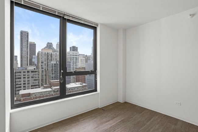 Photo - 112 W Superior St