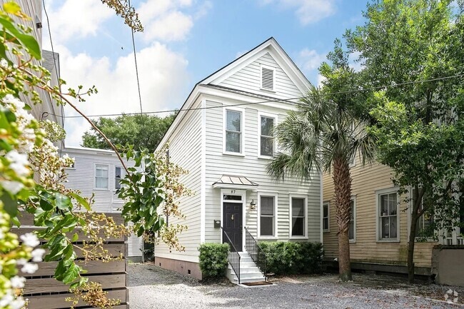 Building Photo - 87 Bogard St Rental