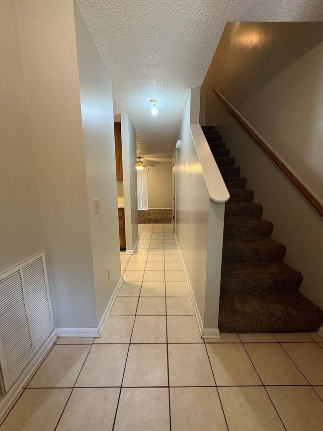 Photo - 214 Candlebrook Dr