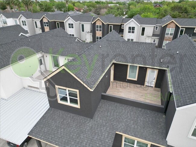 Photo - Stunning 3- bed/ 2.5 upgraded luxury townh... House