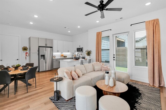 Photo - 1521 Bernard St