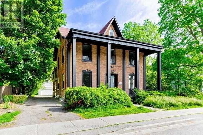 Photo - 457 D'Arcy St Unit 3