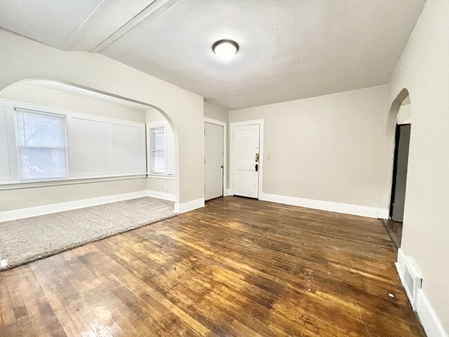 Photo - 1129 Woodward Ave Unit 2