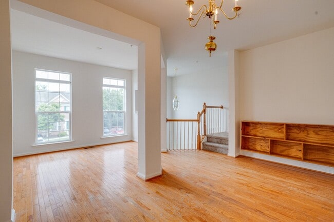 Photo - 103 Buttonwood Ct