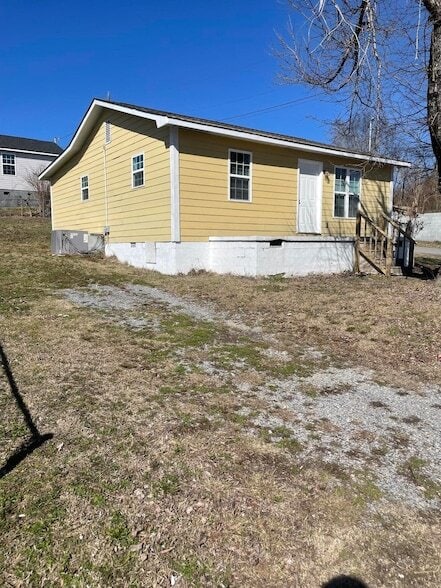 Photo - 925 Lowery St NE