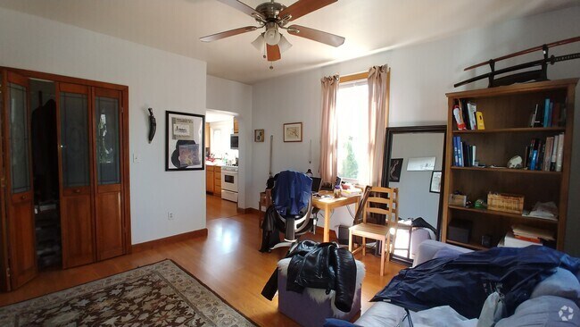 Building Photo - 108 Cross St Unit 1 Rental
