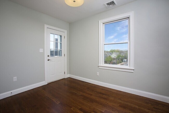 Photo - 660 Somerville Ave Unit 2