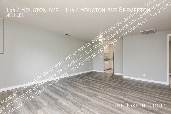 Photo - 1547 Houston Ave Unit 1547 Houston Ave Bremerton