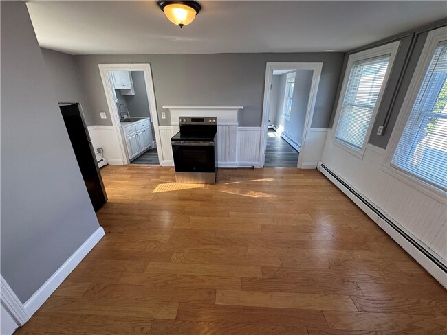 Building Photo - 29 Gesler St Unit 2R Rental