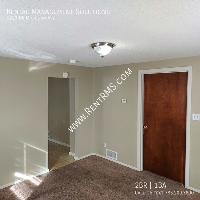Photo - 1223 NE Michigan Ave