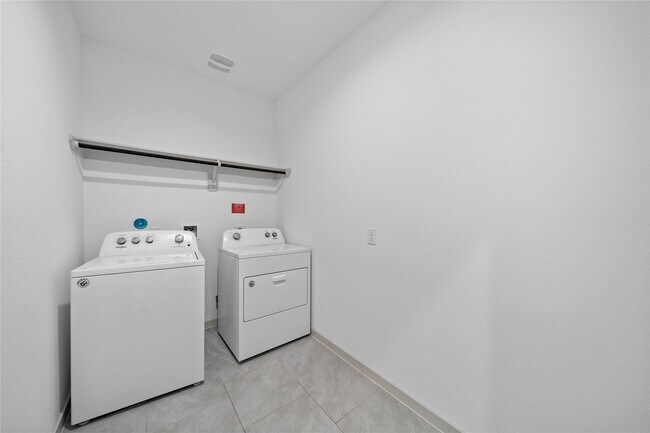 Building Photo - 29507 Krus Hill Ln