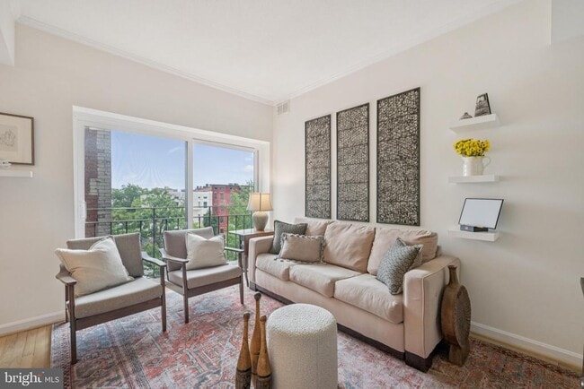 Photo - 1812 Vernon St NW Unit 34