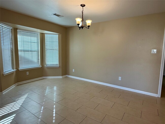 Photo - 2401 24th St N