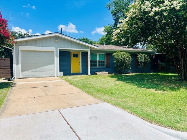 Photo - 2308 Devonshire Dr