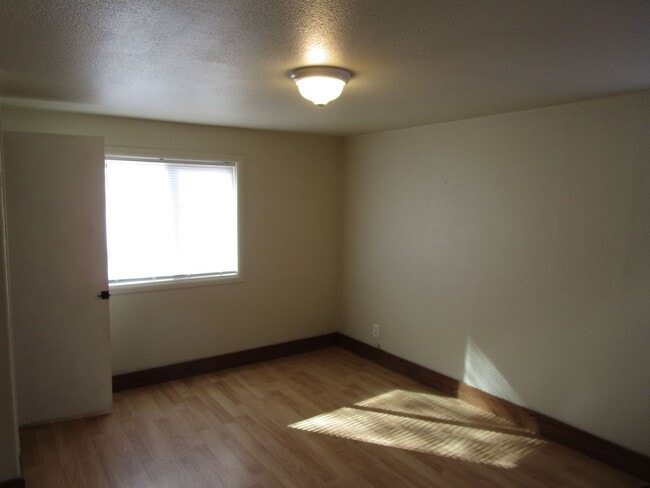 Photo - *PRICE REDUCED* 2 Bedroom Home with Large ...