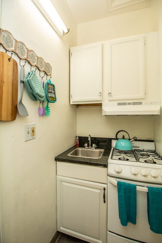 1253 Beacon St Unit C4