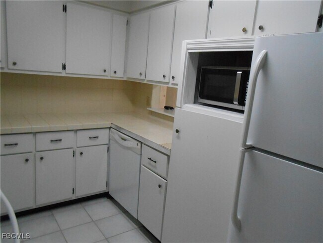 Photo - 241 Thistle Ct