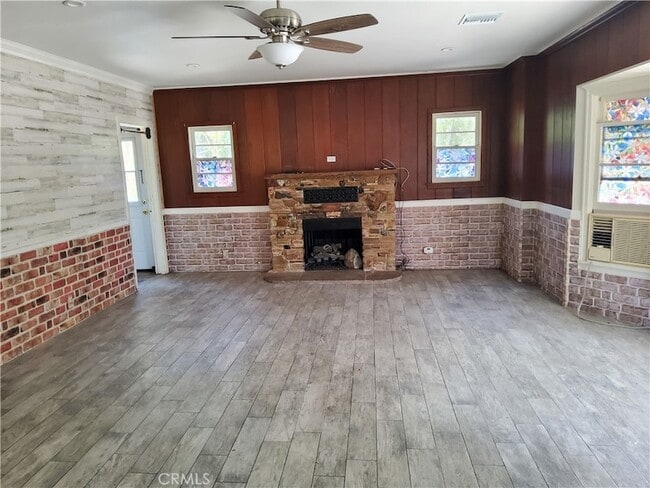Building Photo - 10630 Hillhaven Ave
