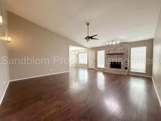 Photo - For Lease | Broken Arrow | Available Now!