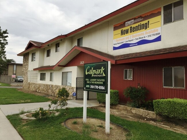 Building Photo - Z-Cal Unit 12 Rental