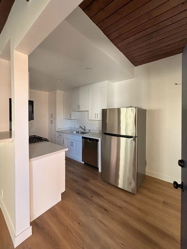 Photo - 221 Sheldon St