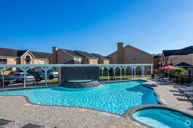 1000 Country Place Dr Pool - Nottingham Residences