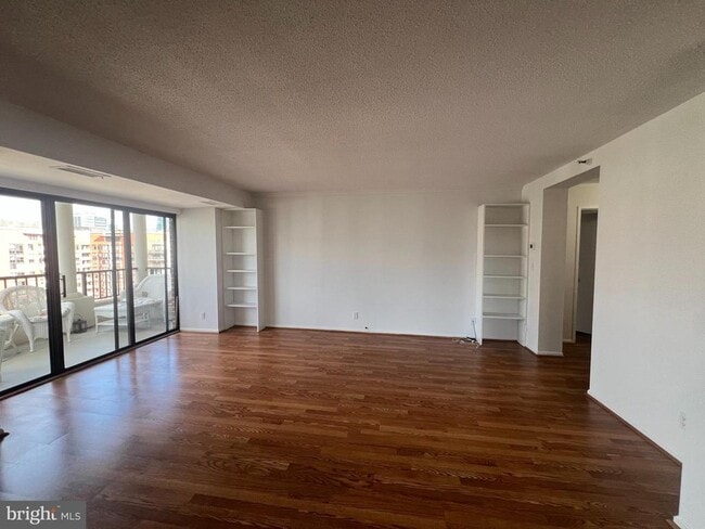 Photo - 1600 N Oak St Unit 1728