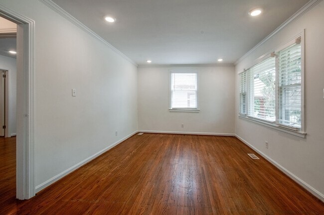 Photo - 1006 S Douglas Ave