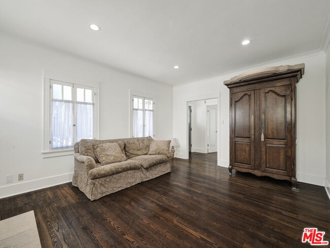 Photo - 743 N Orange Dr