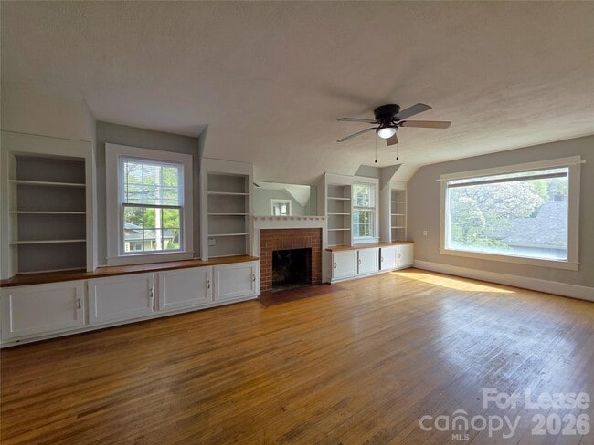 Photo - 754 Montgomery Ave