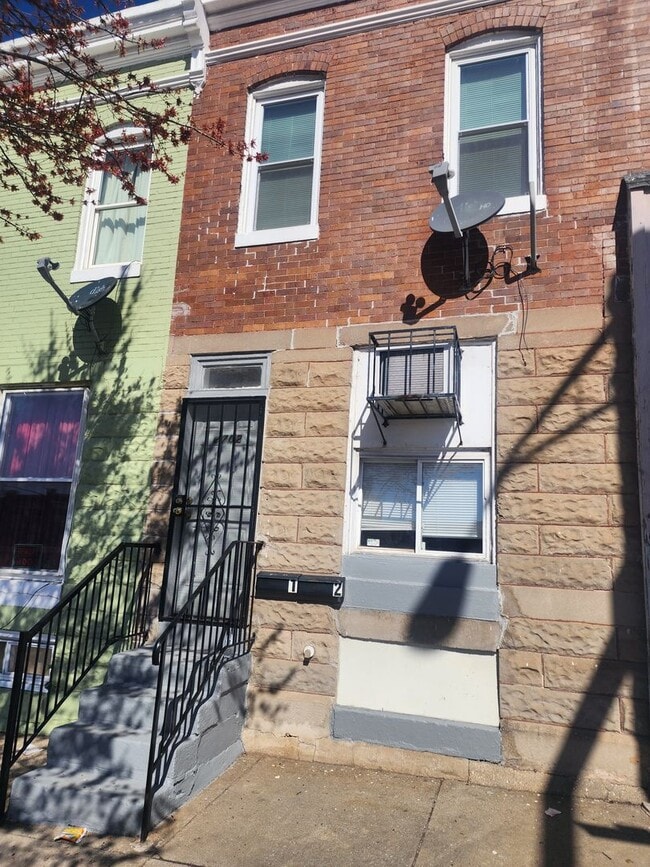 Building Photo - 2702 Wilkens Ave Unit 2F Rental