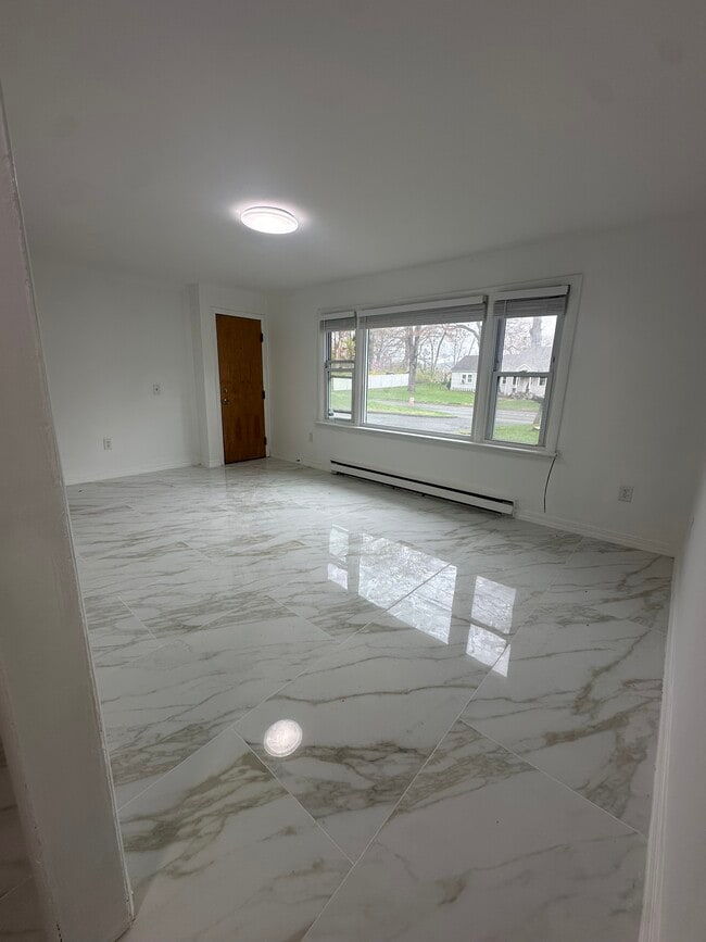 Building Photo - 211 Kent Rd Unit A