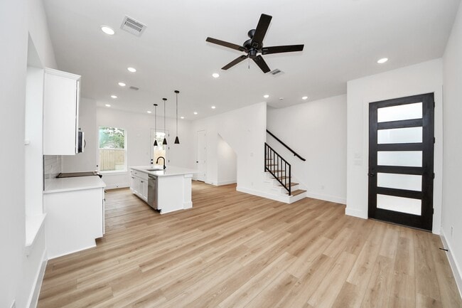 Photo - 2708 Bostic St Unidad B