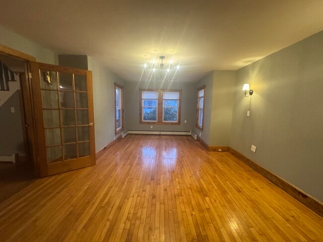 Photo - 190 N Main St