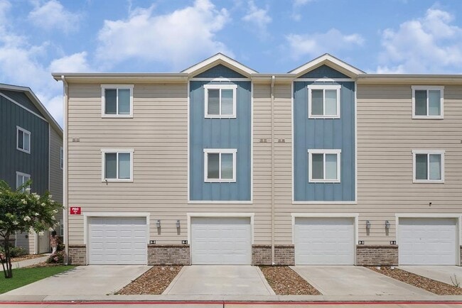 Building Photo - 21155 Gosling Rd Unit 8C Rental