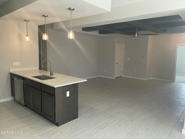 Photo - 537 Osier Dr