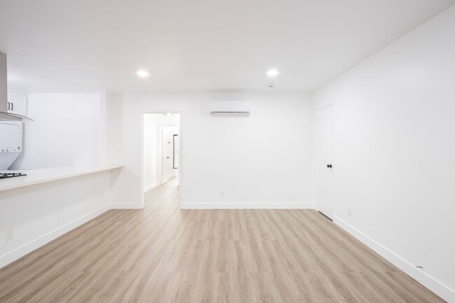 Photo - 1235 N Ogden Dr