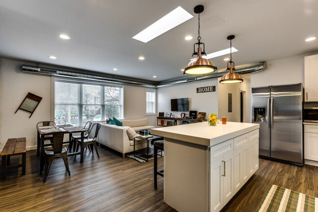 Photo - 706 N Racine Ave Unit ID1255567P