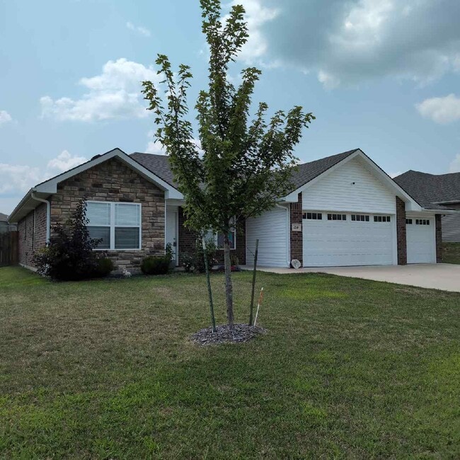 Building Photo - 1214 Cypress Ct